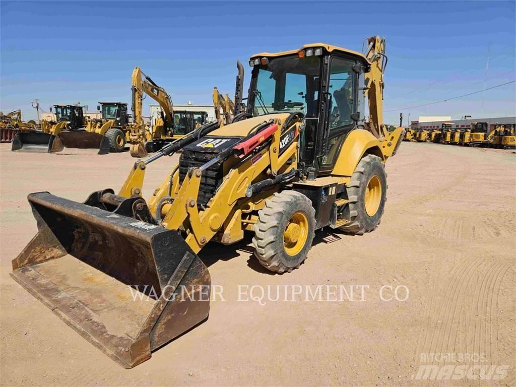 CAT 420F2IT Retrocargadoras