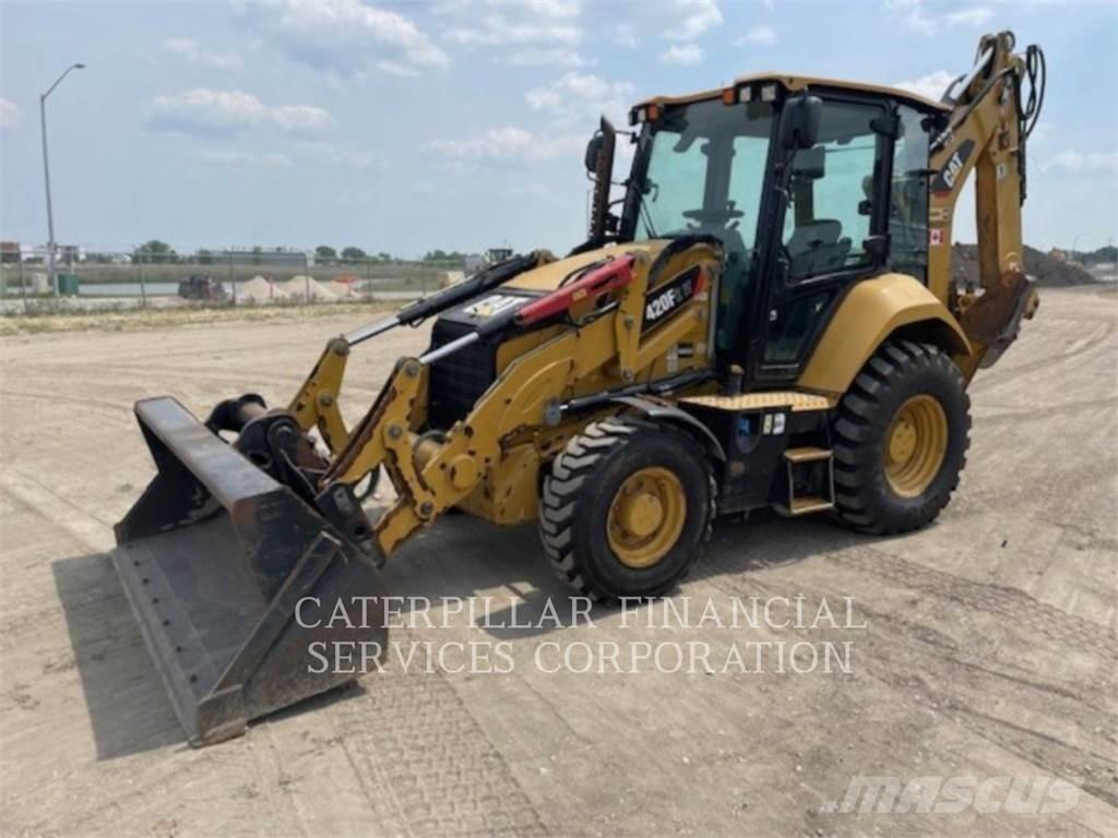 CAT 420F2IT Retrocargadoras