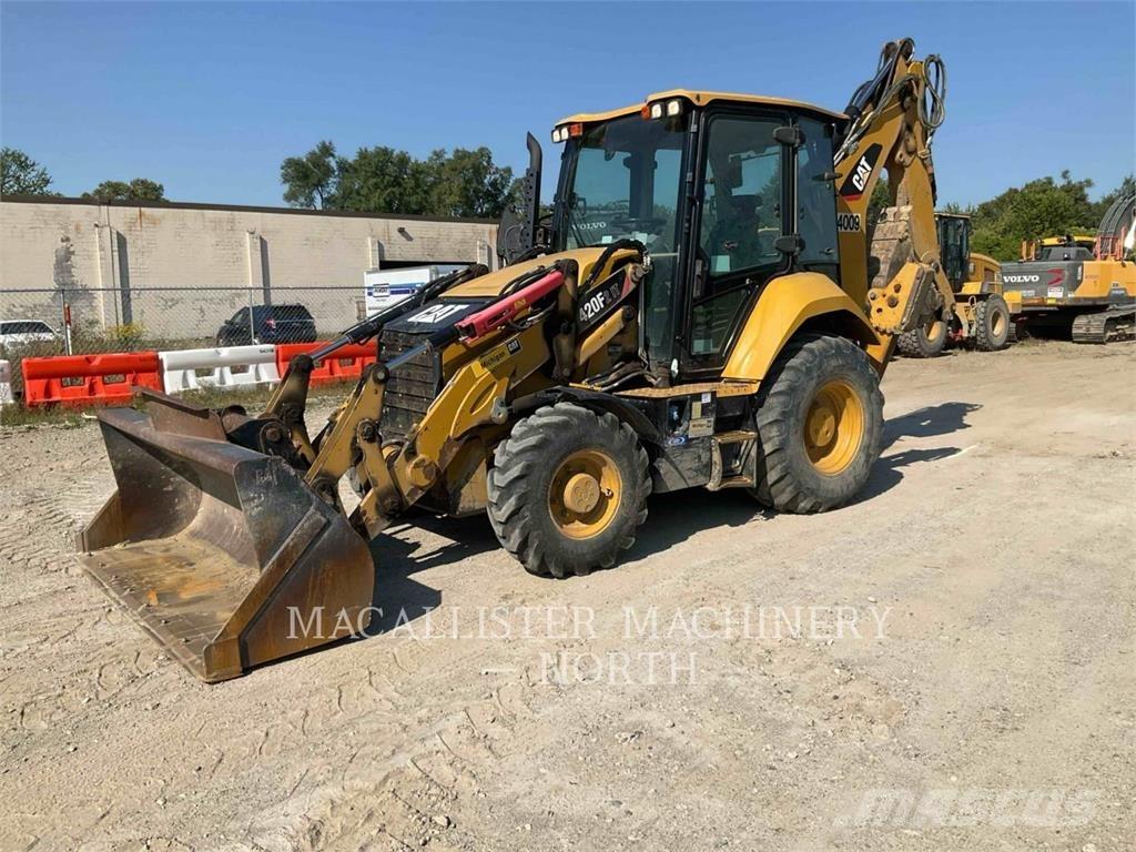 CAT 420F2IT Retrocargadoras