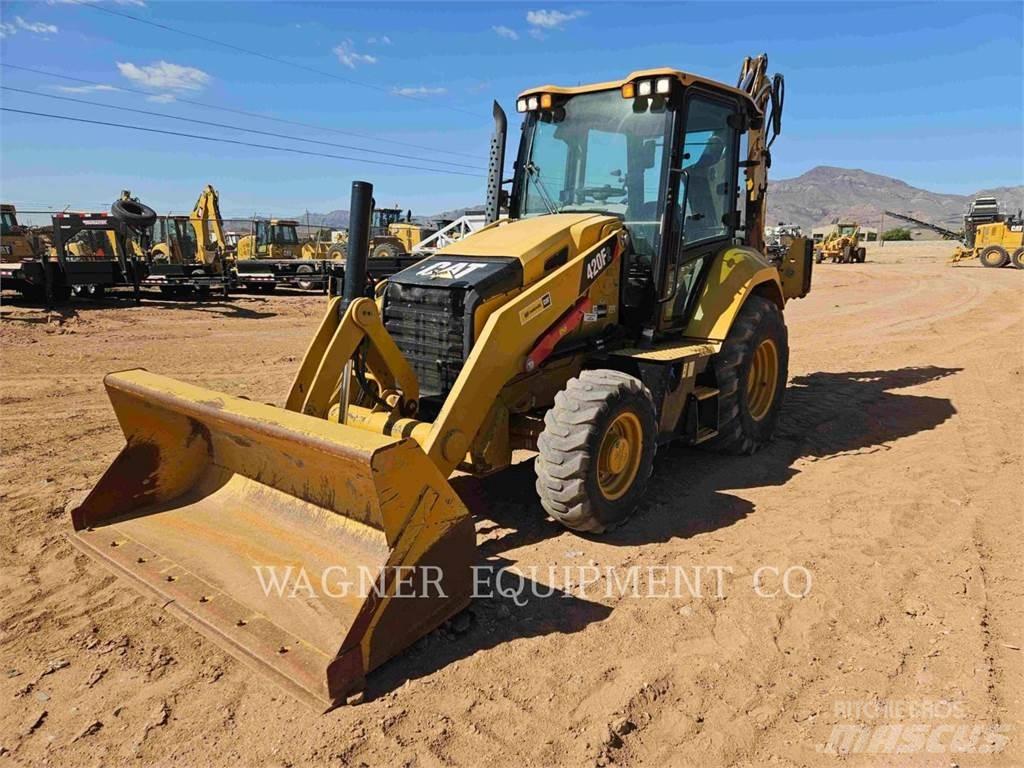 CAT 420F2ST Retrocargadoras