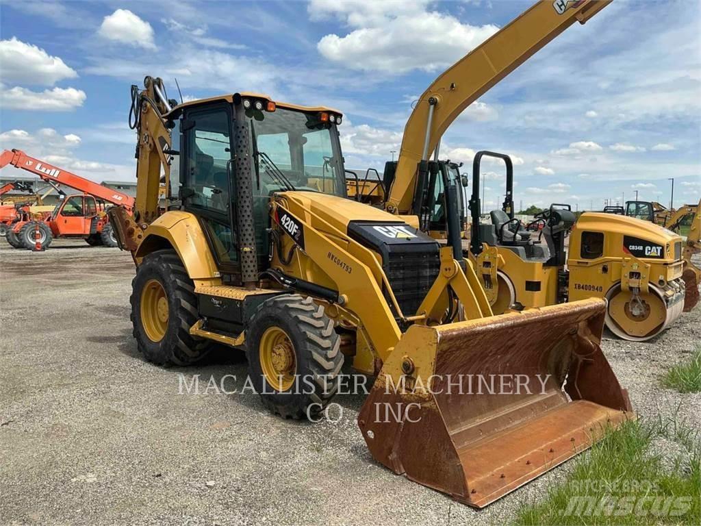 CAT 420F2ST Retrocargadoras