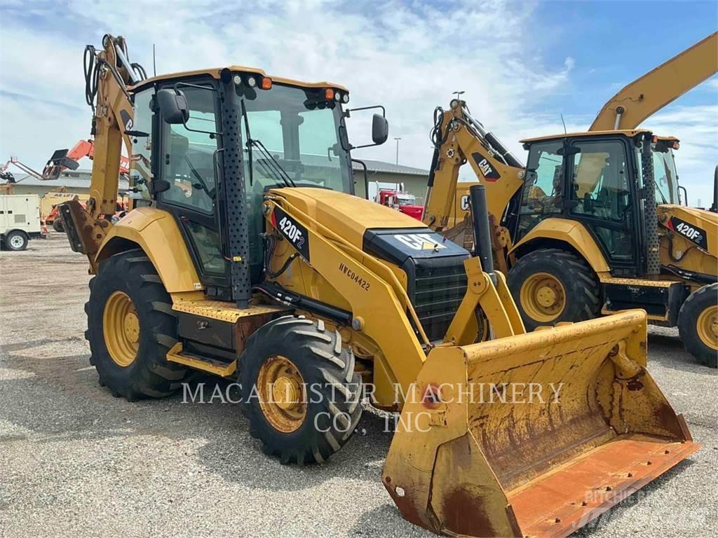 CAT 420F2ST Retrocargadoras
