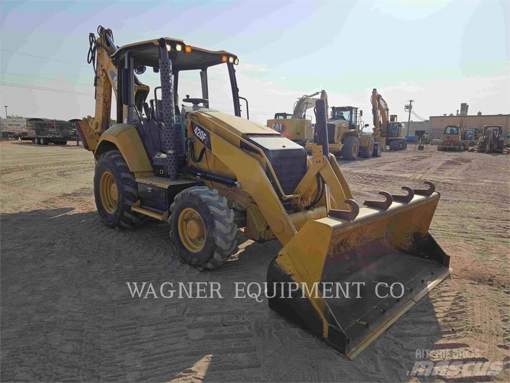 CAT 420F2ST Retrocargadoras
