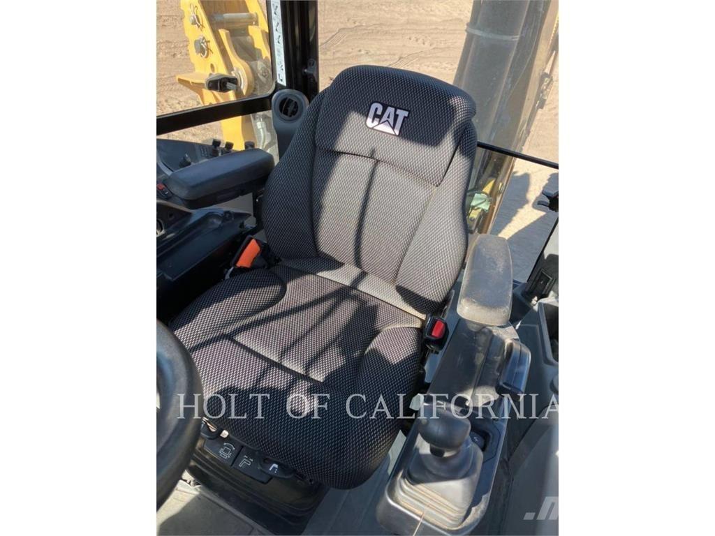 CAT 440-07 Retrocargadoras