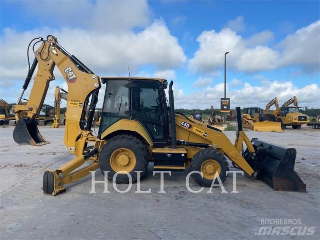 CAT 440 C4E Retrocargadoras