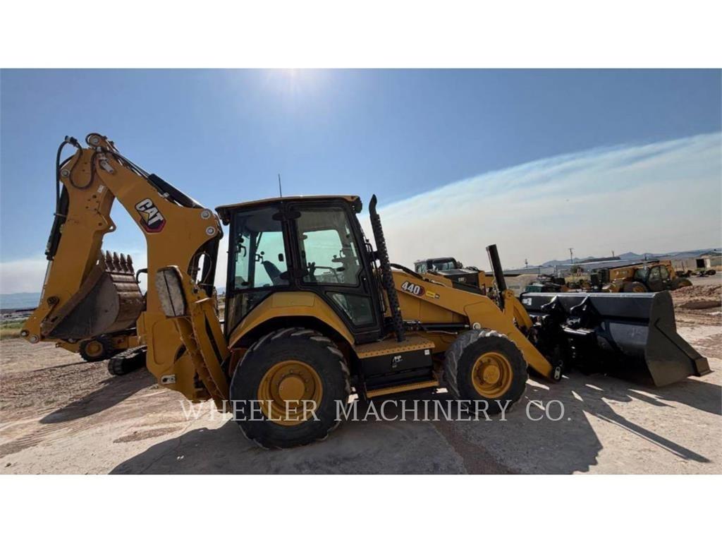 CAT 440 IT Retrocargadoras