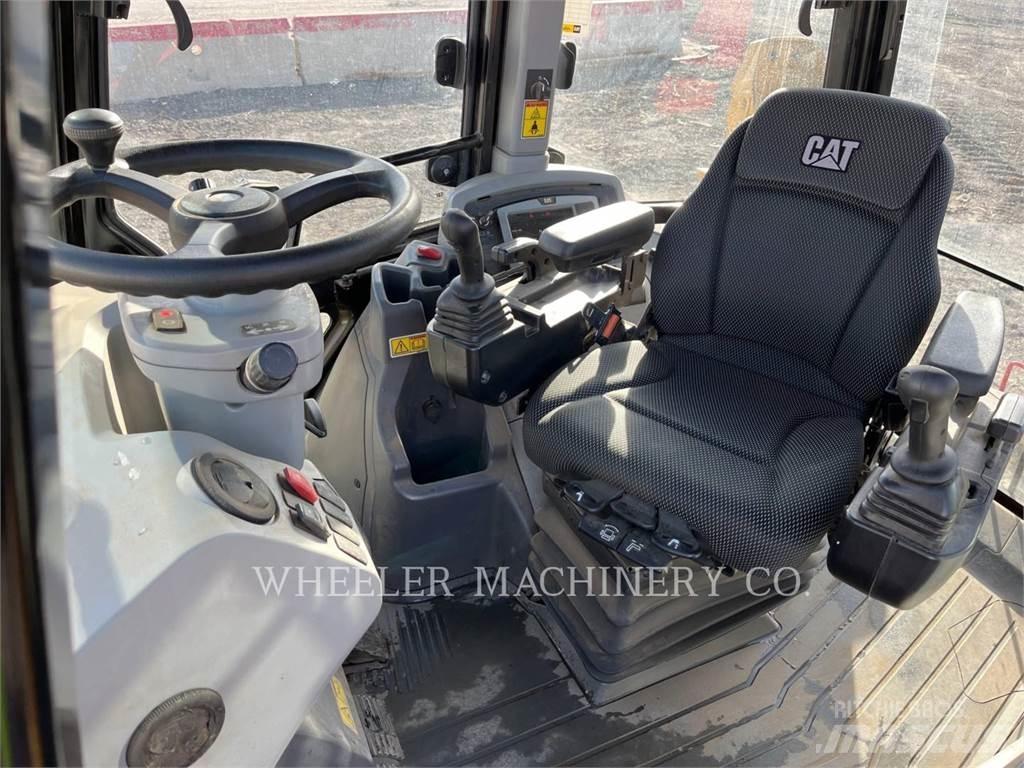CAT 440 TH Retrocargadoras