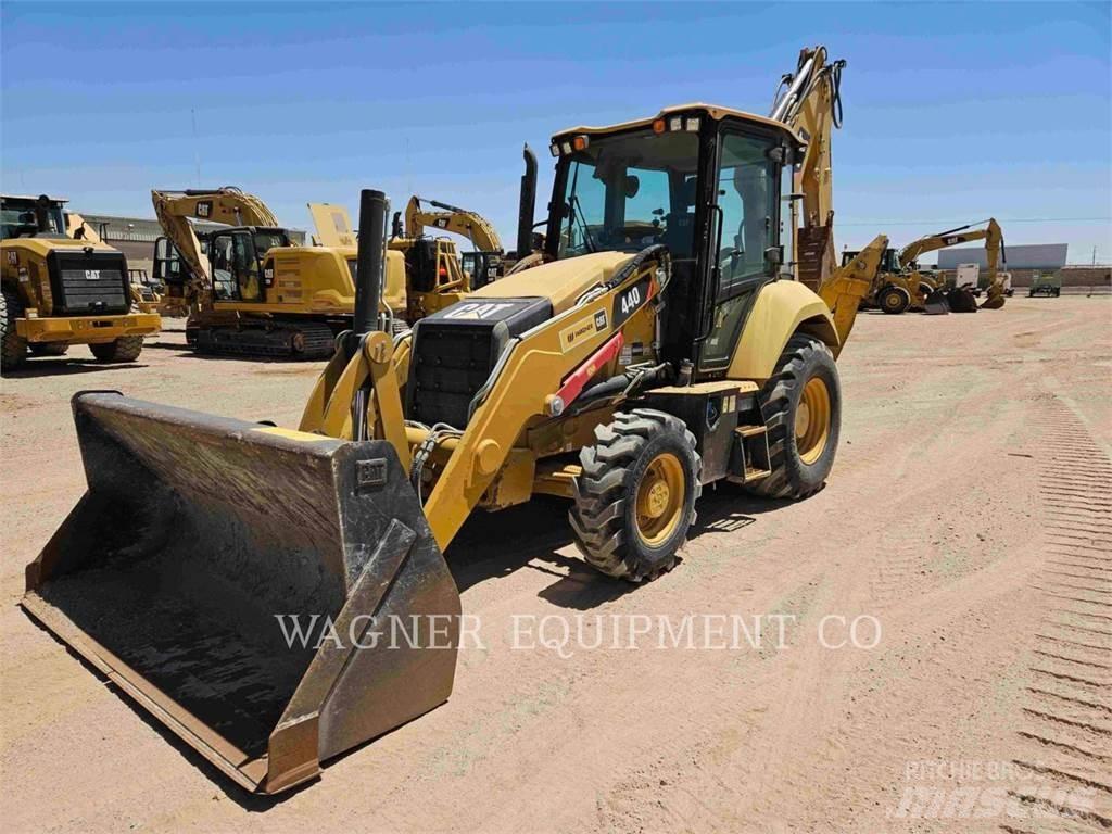 CAT 44007 Retrocargadoras