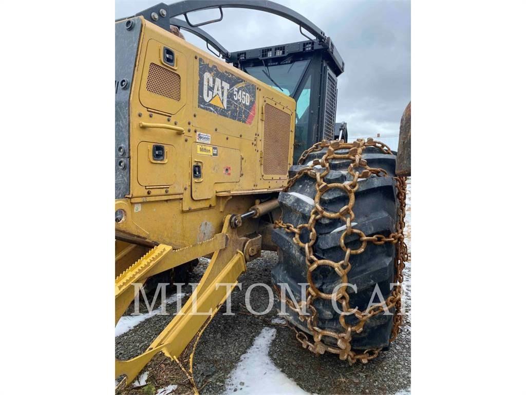 CAT 545D Arrastrador de troncos