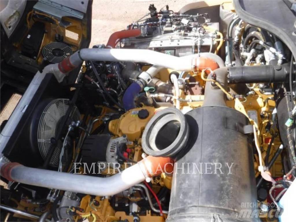 CAT 725-04 Dúmpers articulados