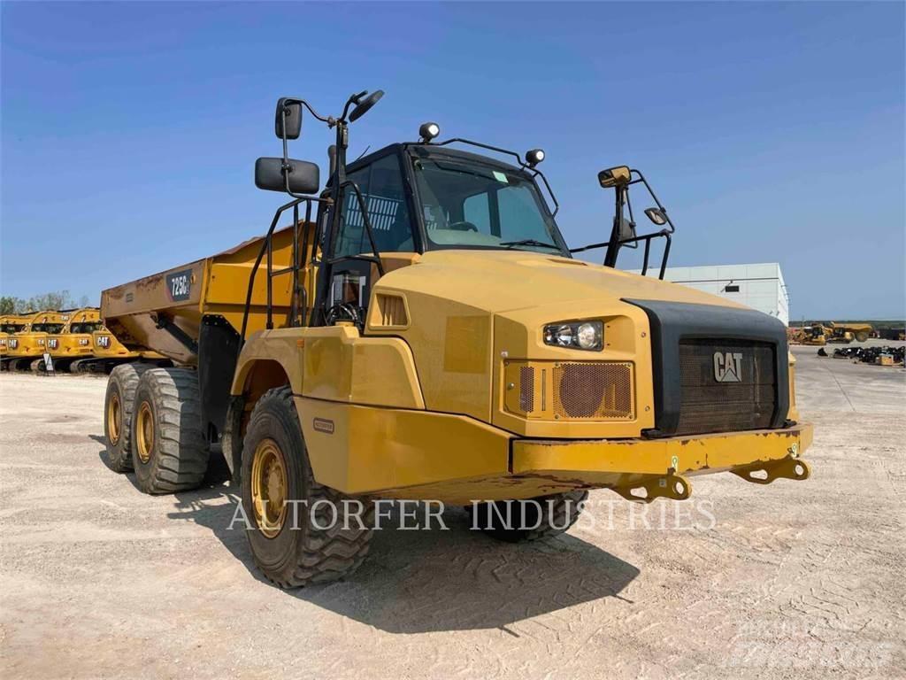 CAT 725C2 Dúmpers articulados