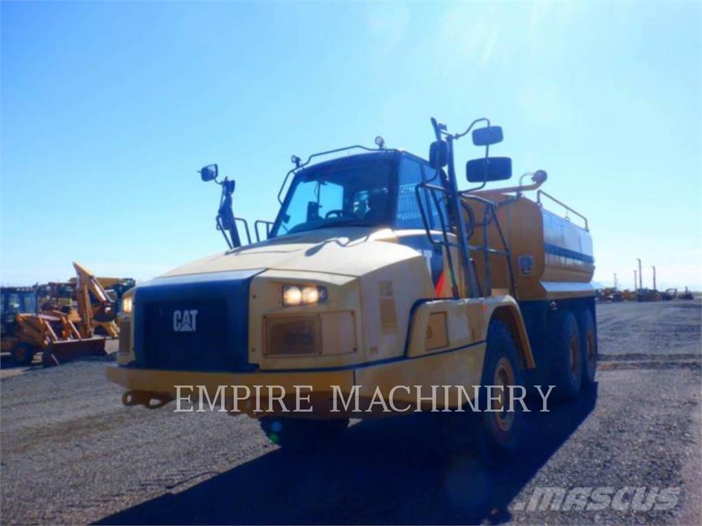 CAT 725C2 WT Camiones cisterna