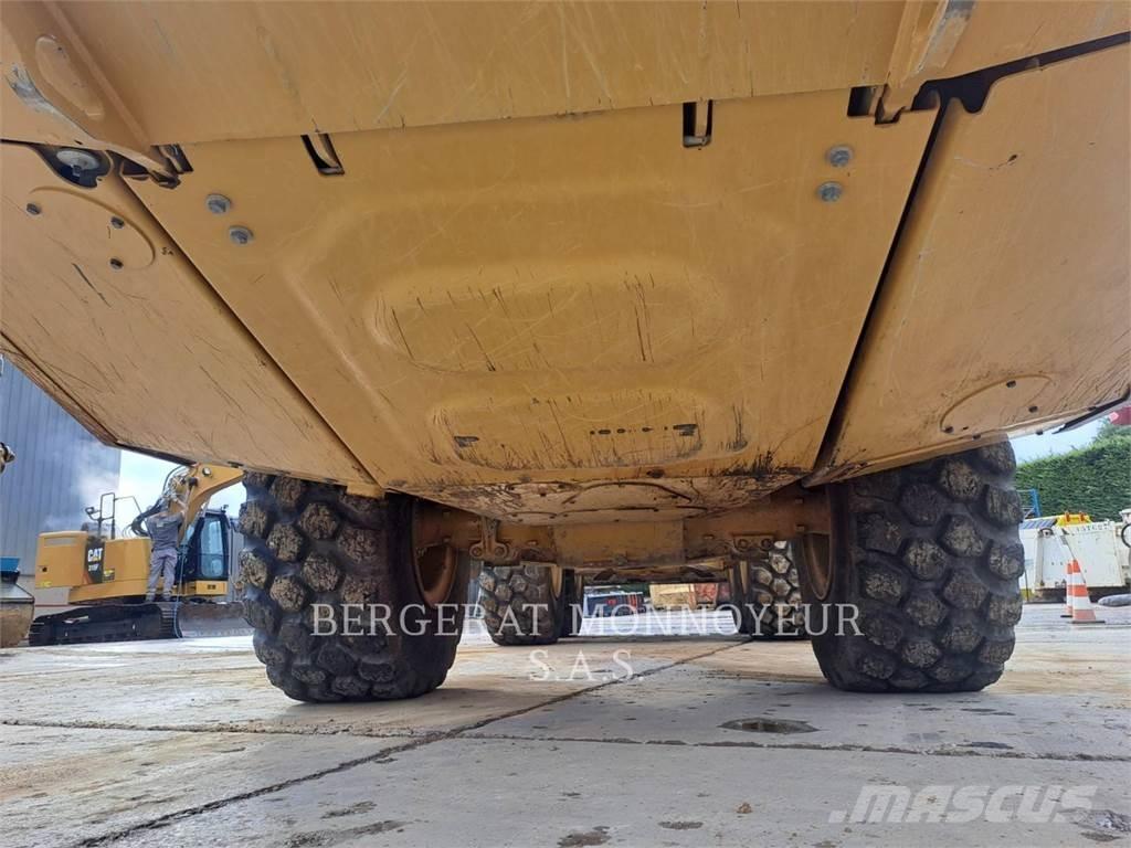 CAT 730 Dúmpers articulados