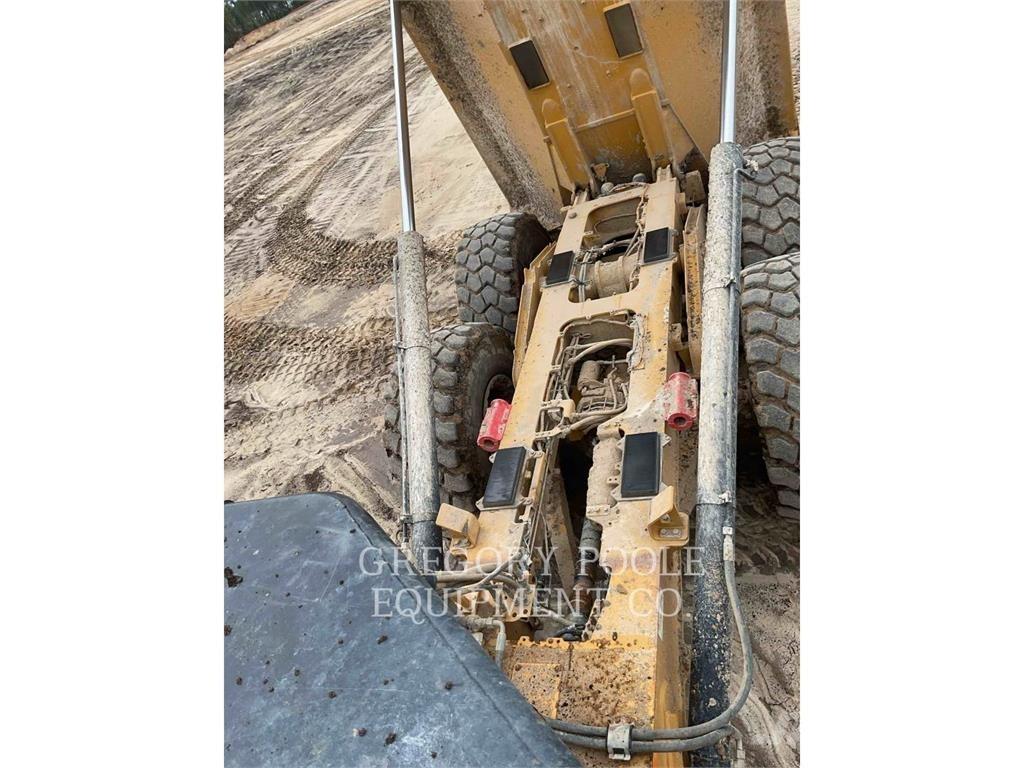 CAT 73004 Dúmpers articulados