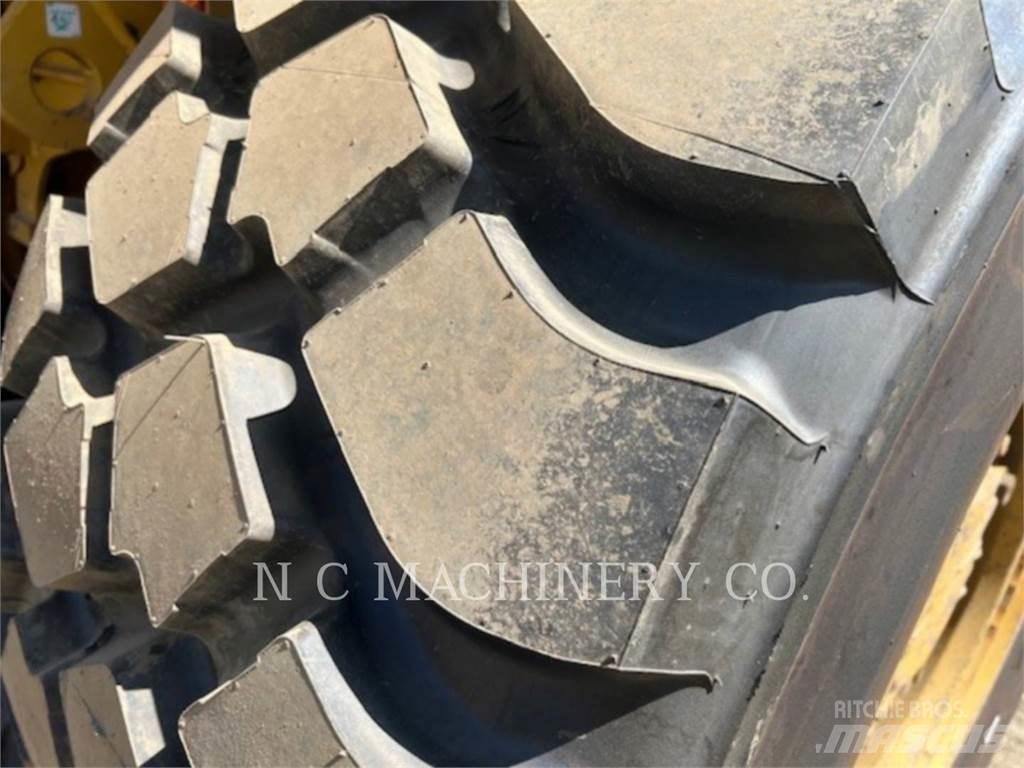 CAT 735 Dúmpers articulados