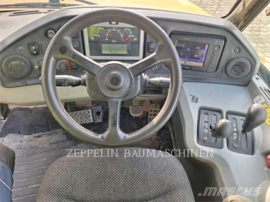 CAT 735B Dúmpers articulados