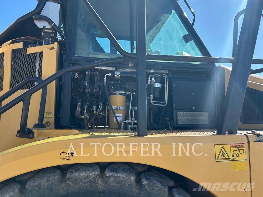 CAT 740B Dúmpers articulados