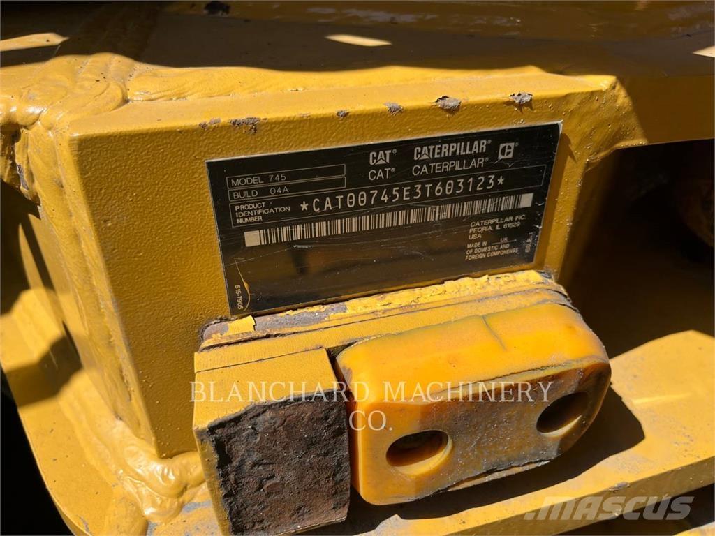 CAT 745 Dúmpers articulados