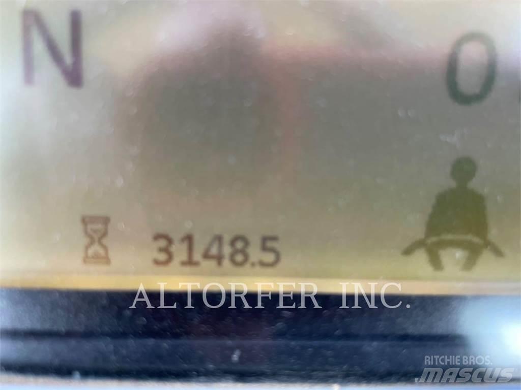 CAT 745-04 Dúmpers articulados