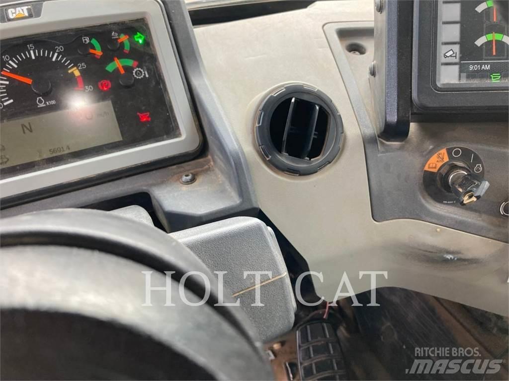 CAT 745-04 Dúmpers articulados