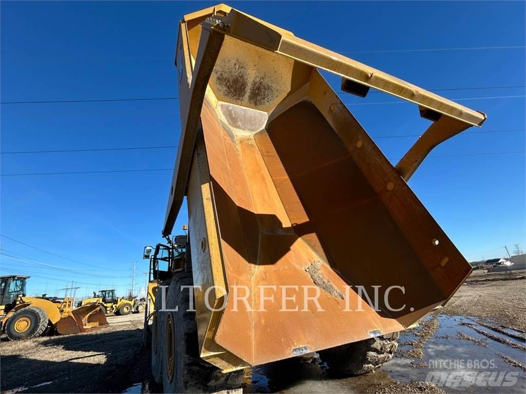 CAT 745-04 Dúmpers articulados