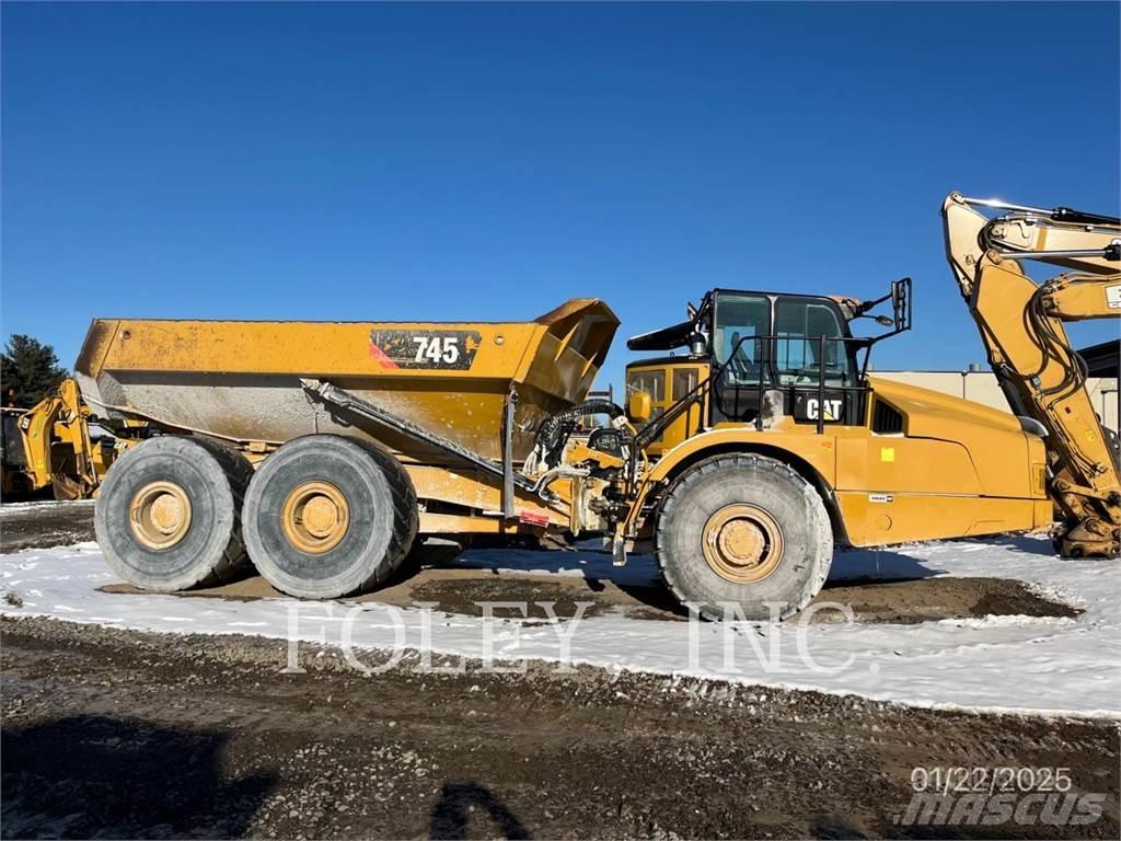 CAT 745-04 Dúmpers articulados