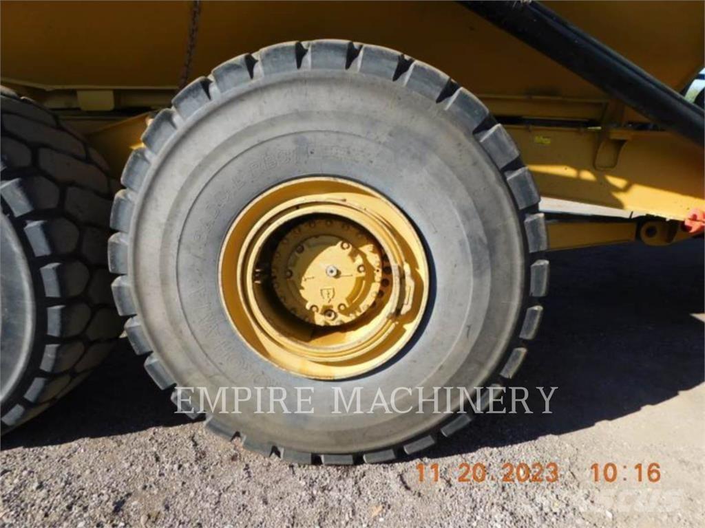 CAT 745-04 Dúmpers articulados