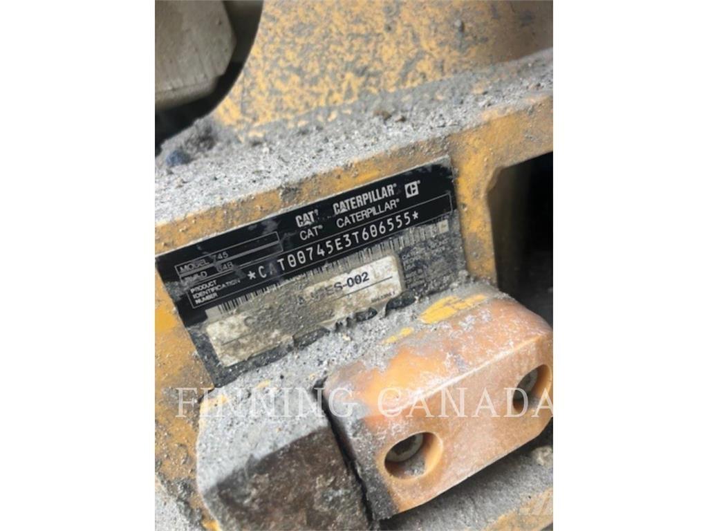 CAT 745-04 Dúmpers articulados