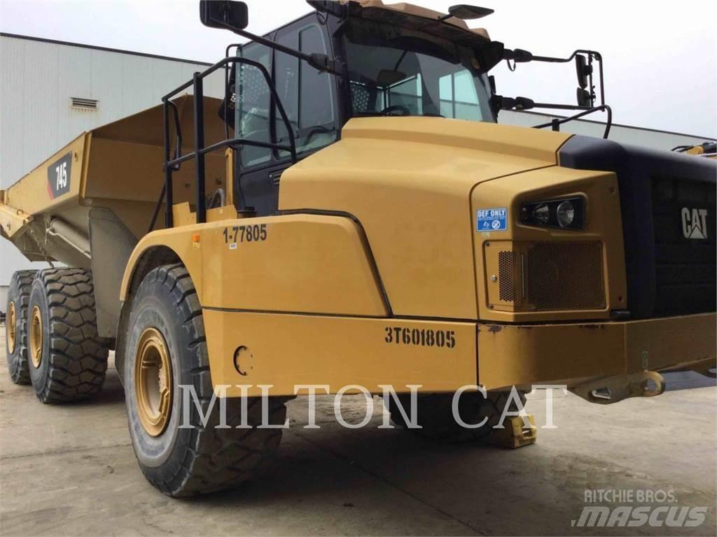CAT 74504 Dúmpers articulados