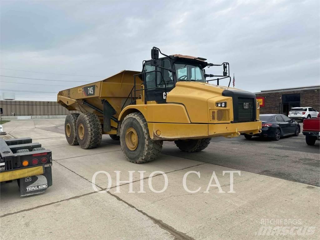 CAT 74504 Dúmpers articulados