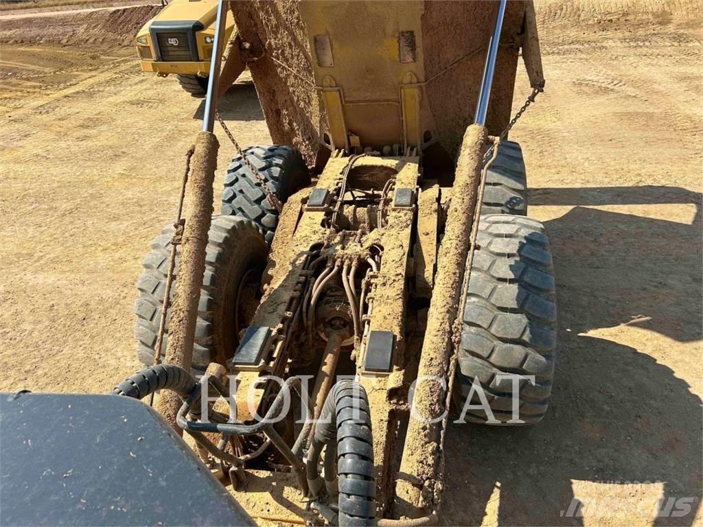 CAT 74504 Dúmpers articulados