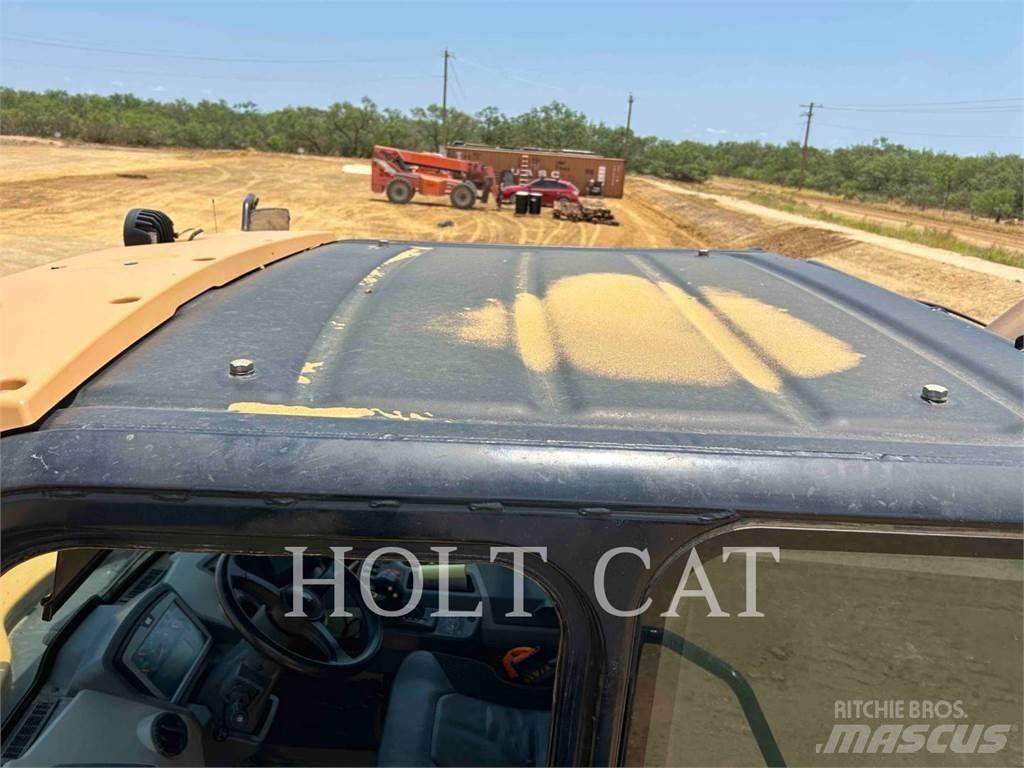 CAT 74504 Dúmpers articulados