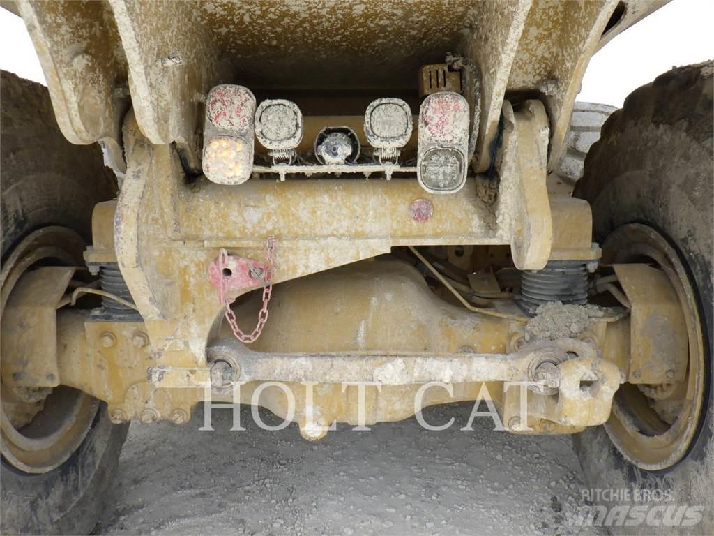 CAT 74504 Dúmpers articulados