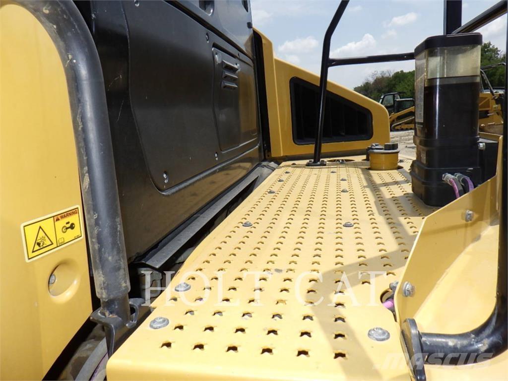 CAT 74504 Dúmpers articulados