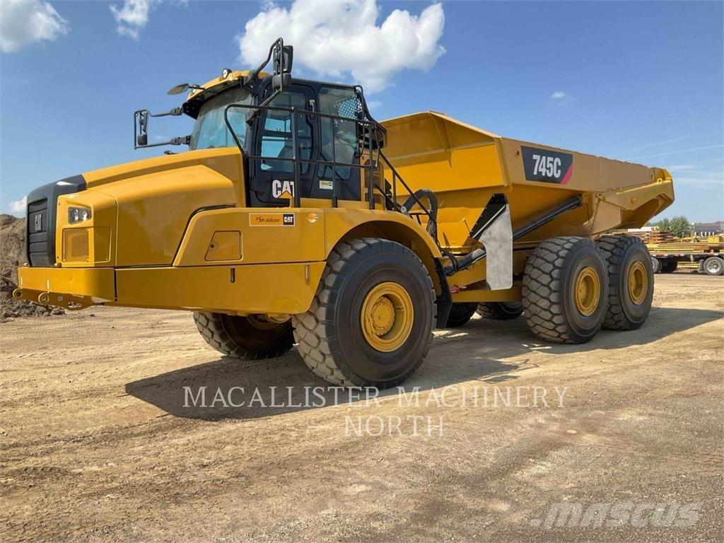 CAT 74504 Dúmpers articulados