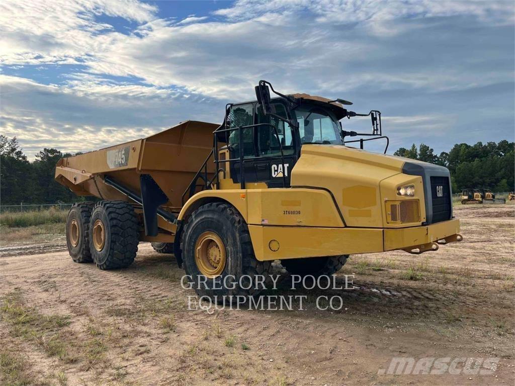 CAT 74504 Dúmpers articulados