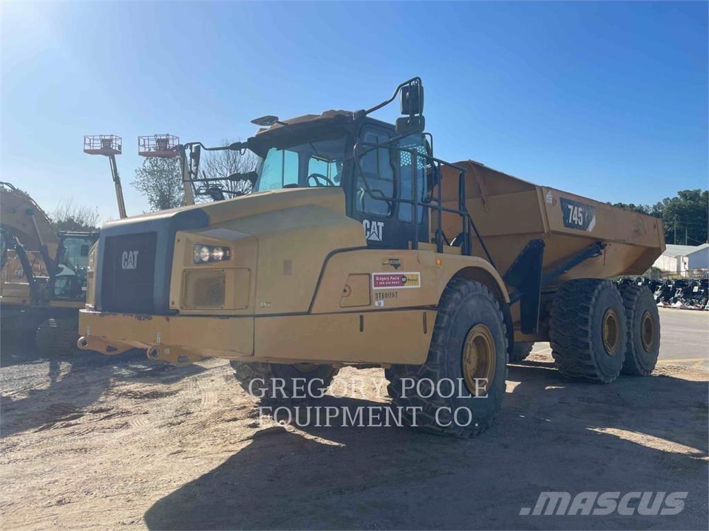 CAT 74504 Dúmpers articulados