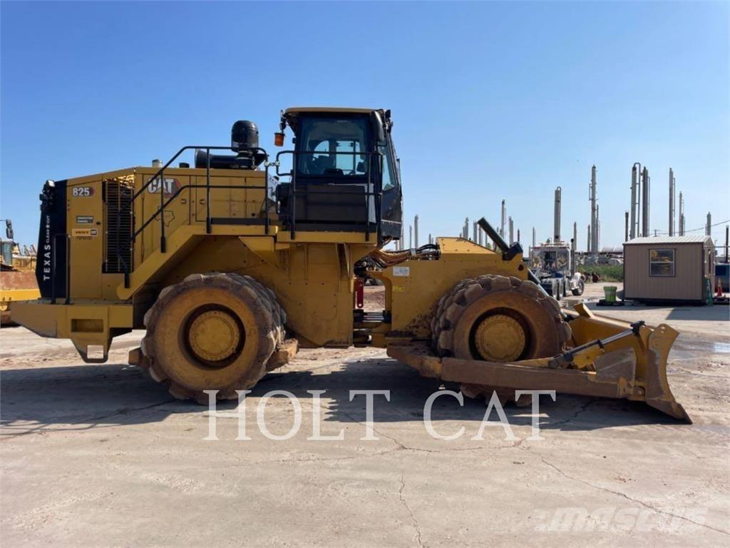 CAT 825 Compactadores de suelo