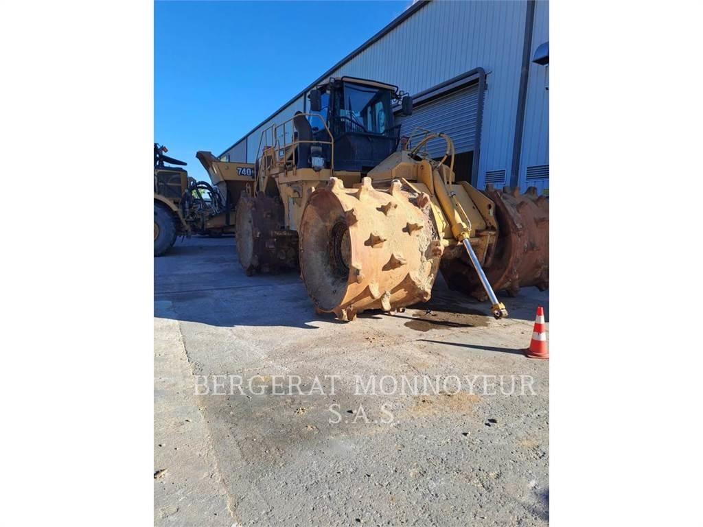 CAT 836K Buldozer sobre ruedas