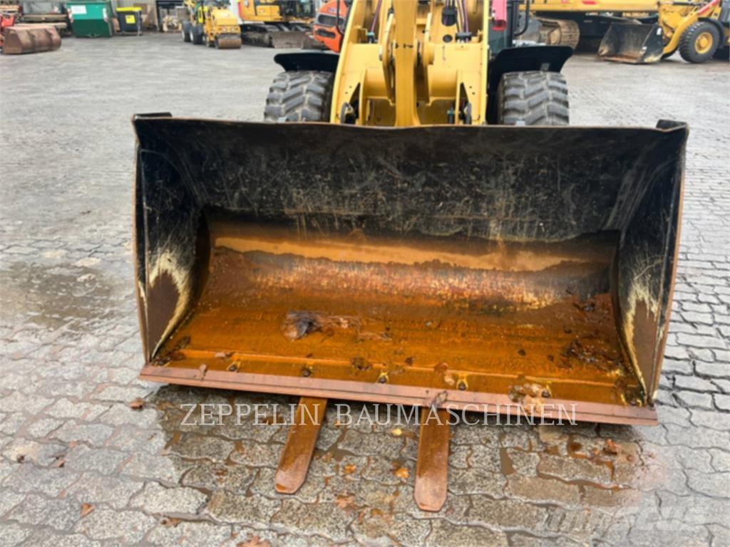 CAT 906-14 Cargadoras sobre ruedas