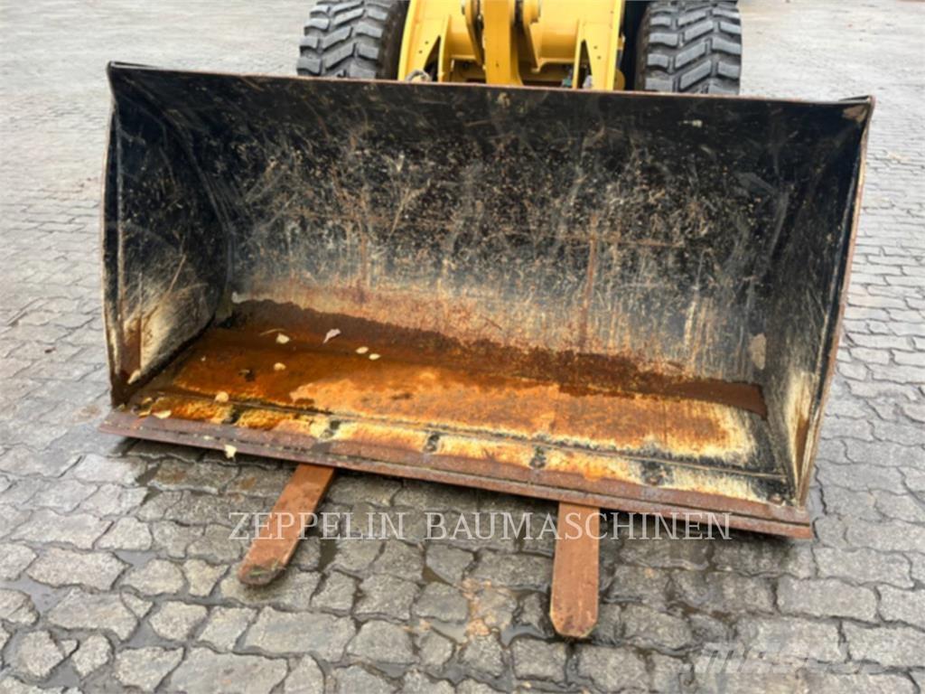 CAT 906-14 Cargadoras sobre ruedas