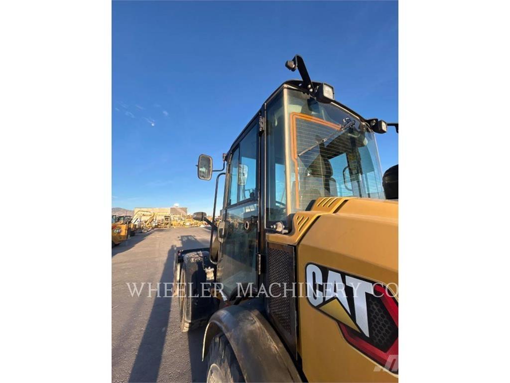 CAT 906M Cargadoras sobre ruedas