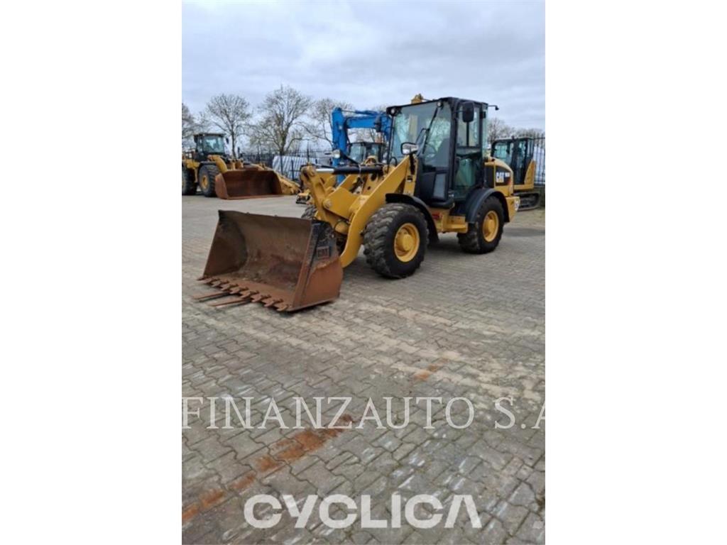 CAT 906M Cargadoras sobre ruedas