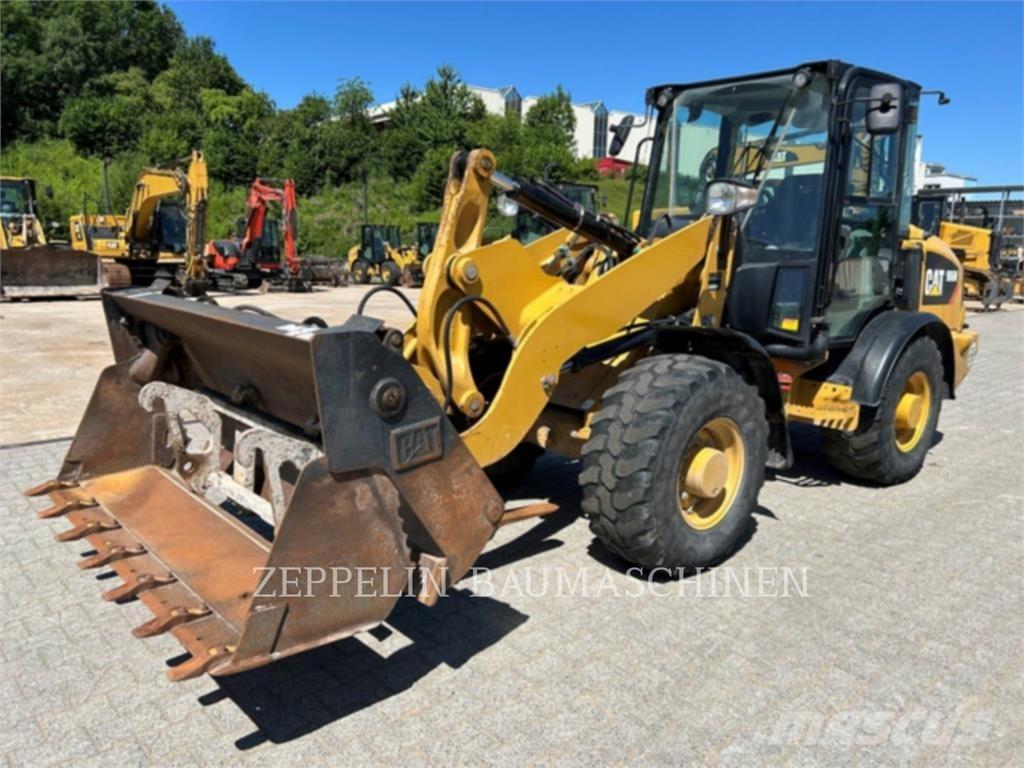 CAT 906M Cargadoras sobre ruedas