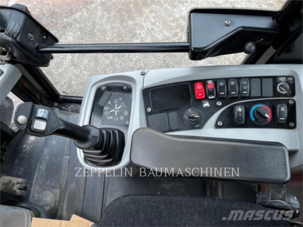 CAT 907M Cargadoras sobre ruedas