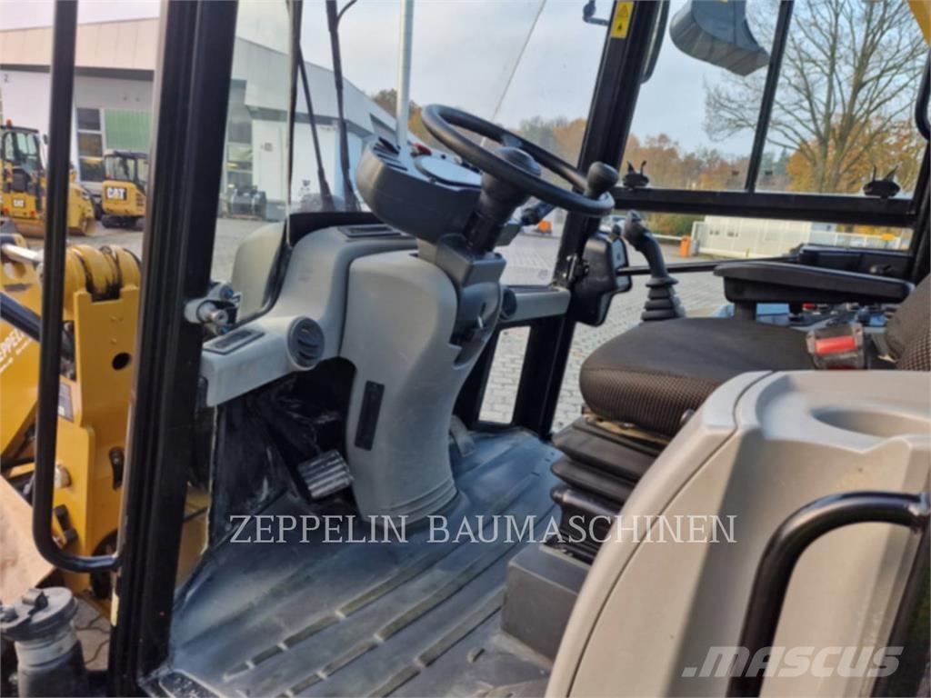 CAT 907M Cargadoras sobre ruedas