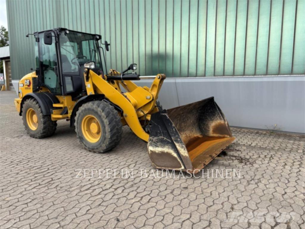 CAT 908M Cargadoras sobre ruedas