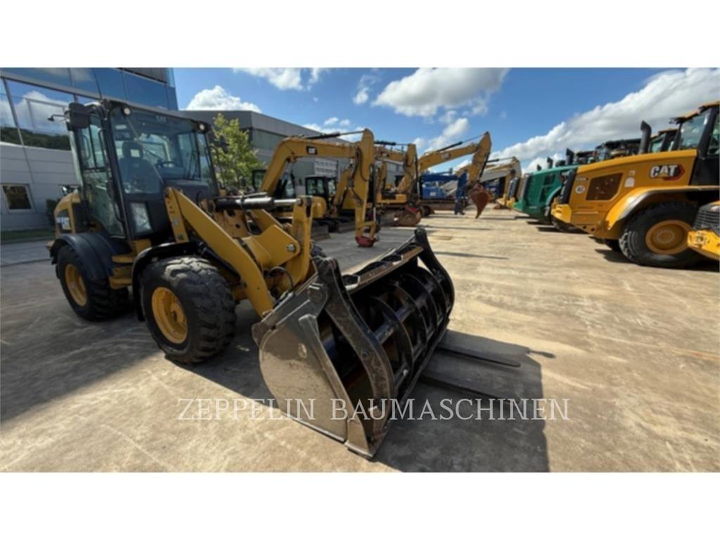 CAT 908M Cargadoras sobre ruedas