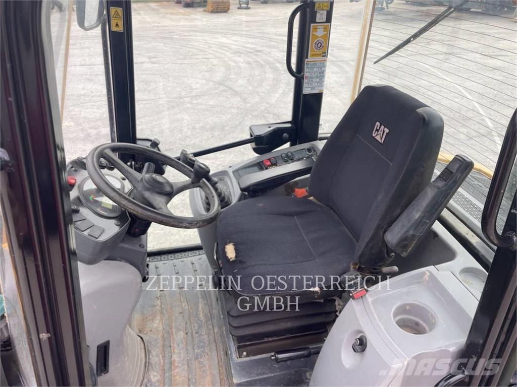 CAT 908M Cargadoras sobre ruedas