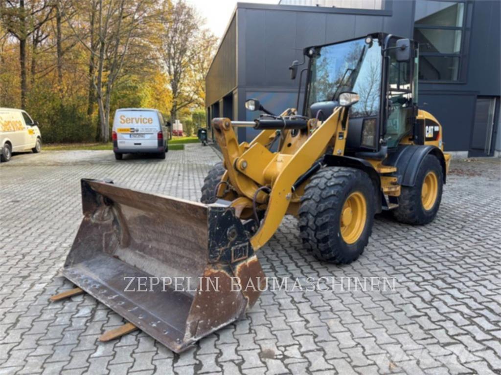 CAT 908M Cargadoras sobre ruedas